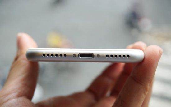 thay loa trong iPhone 8 Plus