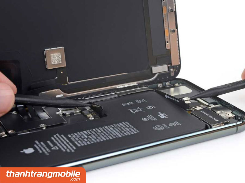 Tim-hieu-thay-pin-iPhone-11-co-lam-mat-ap-suat-khong Thay pin iphone 11 / 11Pro / 11 ProMax có làm mất chống nước (áp suất) không?