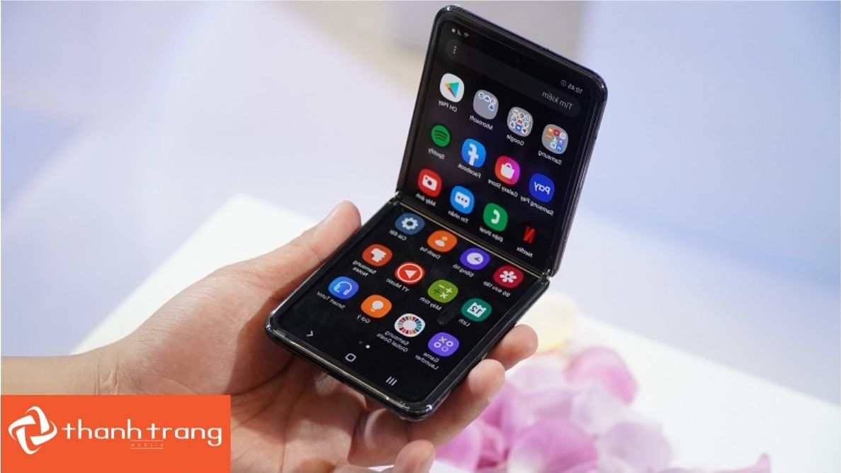 Thay màn hình Samsung Z Flip tại Thanh Trang Mobile