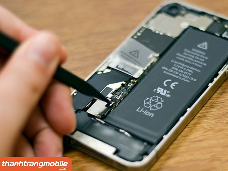Sửa iPhone bị hao nguồn 