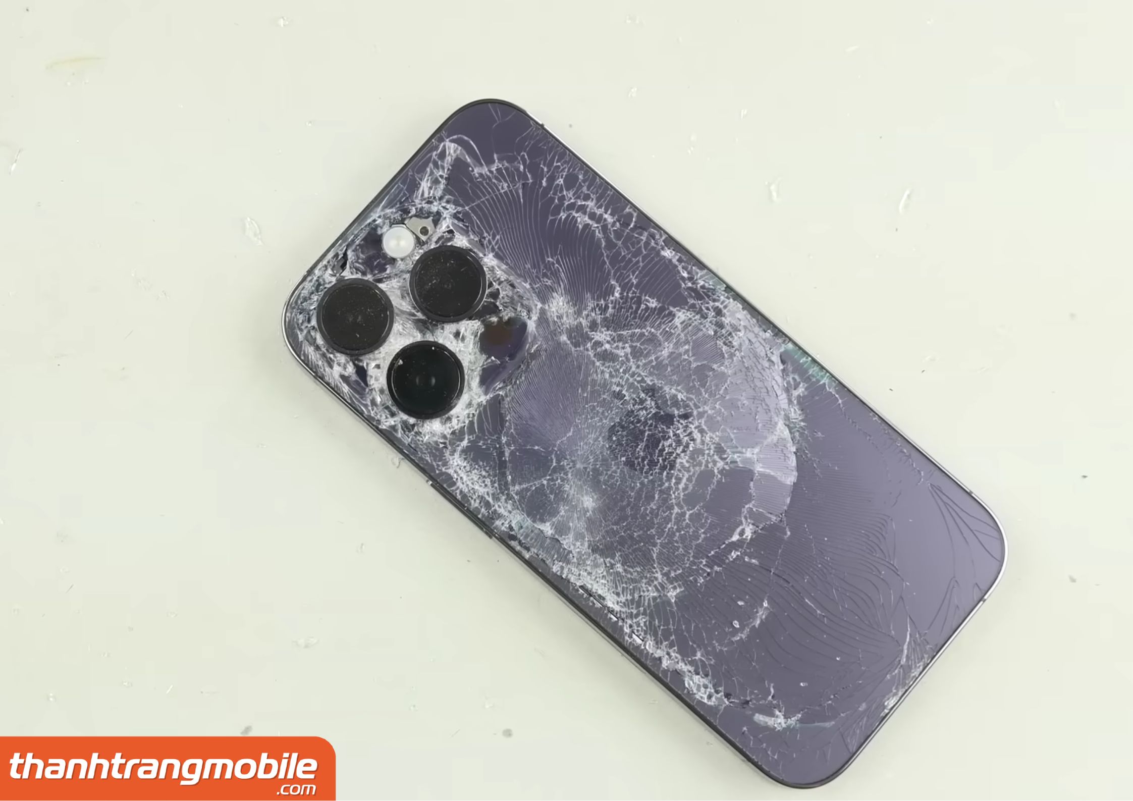 Mặt kính iPhone 14 Pro bị nứt