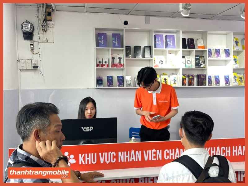 thay-man-hinh-iphone-12-zin-ep-kinh (3)