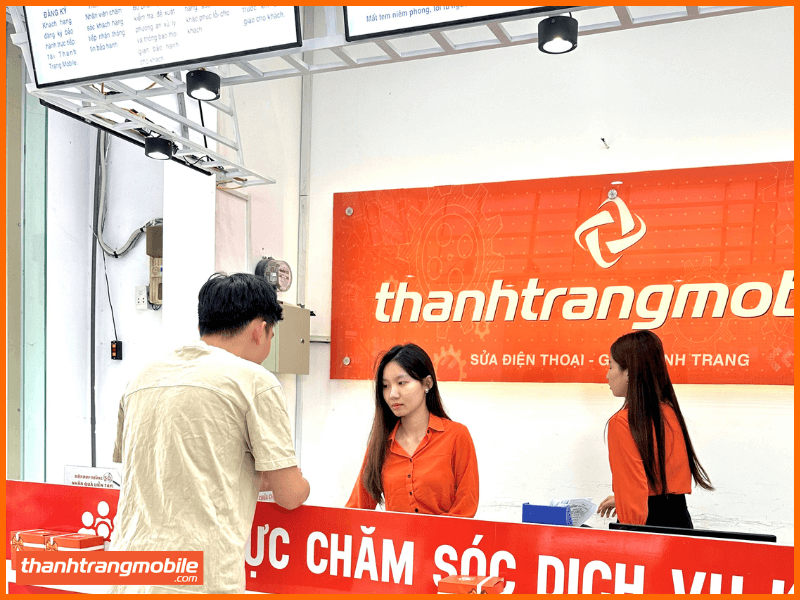 thay pin energizer chính hãng cho iphone 14 pro tại thanh trang mobile 