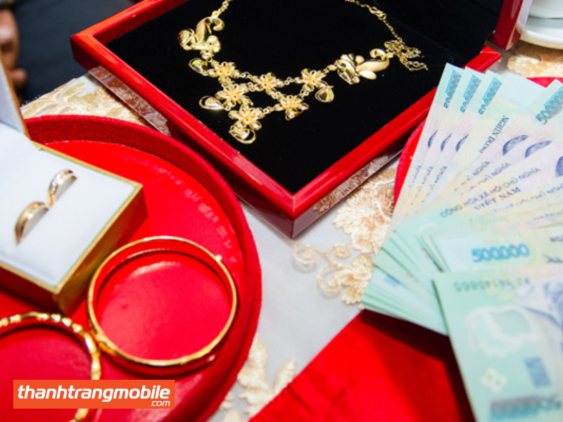 14 tháng 2 tặng quà gì cho bạn gái 