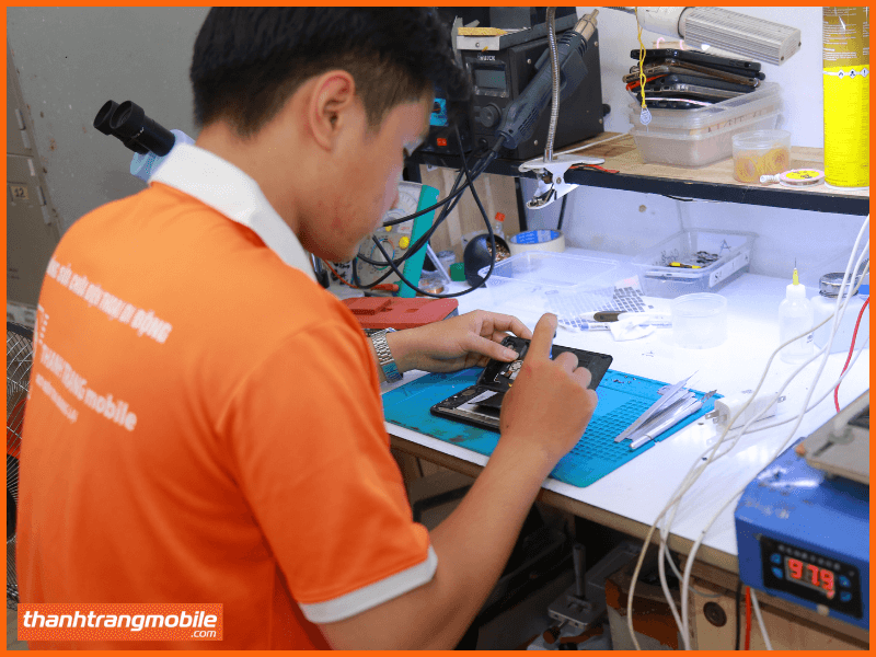 thay pin energizer chính hãng cho iphone 11 tại thanh trang moile