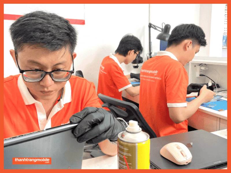 Thay pin iPhone 16 Pisen dung lượng chuẩn là lựa chọn phù hợp khi thiết bị gặp tình trạng pin chai hoặc hao pin nhanh. Pin Pisen iPhone 16 được nhiều người dùng quan tâm nhờ khả năng đáp ứng nhu cầu sử dụng cơ bản ổn định. Xem ngay ưu đãi tại Thanh Trang Mobile.
