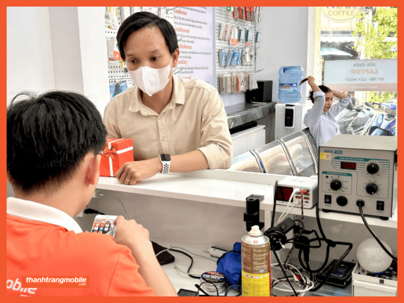 Thay pin iPhone 16 Pisen dung lượng siêu cao giúp cải thiện thời lượng sử dụng và hỗ trợ thiết bị hoạt động ổn định hơn trong quá trình sử dụng hằng ngày. Thanh Trang Mobile cung cấp pin Pisen chính hãng iPhone 16 Plus với quy trình thay pin minh bạch, kỹ thuật viên nhiều kinh nghiệm và thời gian sửa chữa nhanh chóng. Liên hệ ngay để được hỗ trợ.