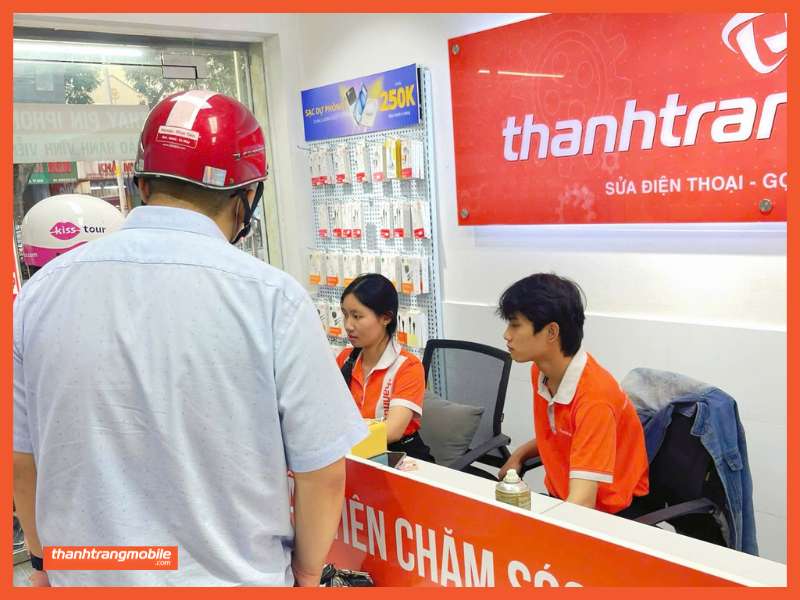 thay-pin-pisen-dung-luong-sieu-cao-chinh-hang-cho-iphone-se-2020 (4)