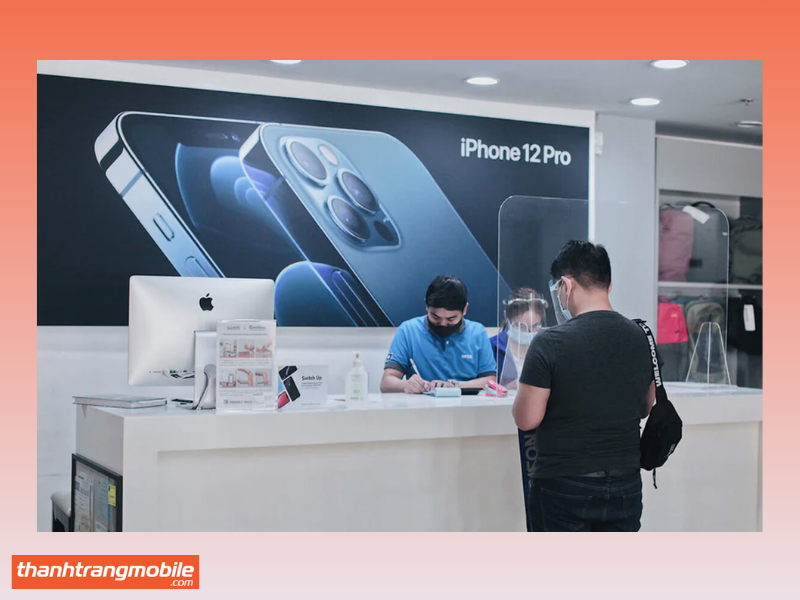 Sửa iPhone 12 Pro Max bị sọc màn hình tại trung tâm bảo hành 
