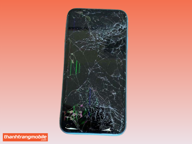 Màn hình iPhone X bị đen màn do vỡ hoặc va đập mạnh
