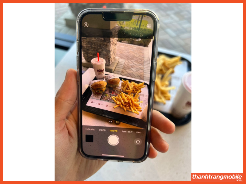Như thế nào là camera iPhone 12 Pro Max không lấy nét được