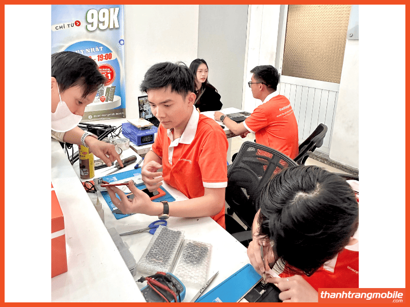 Địa Chỉ Sửa iPhone 15 Pro Max Bị Sọc Màn Hình Uy Tín, Giá Rẻ