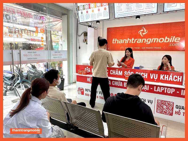 thay-pin-energizer-chinh-hang-cho-iphone-6-plus (3)