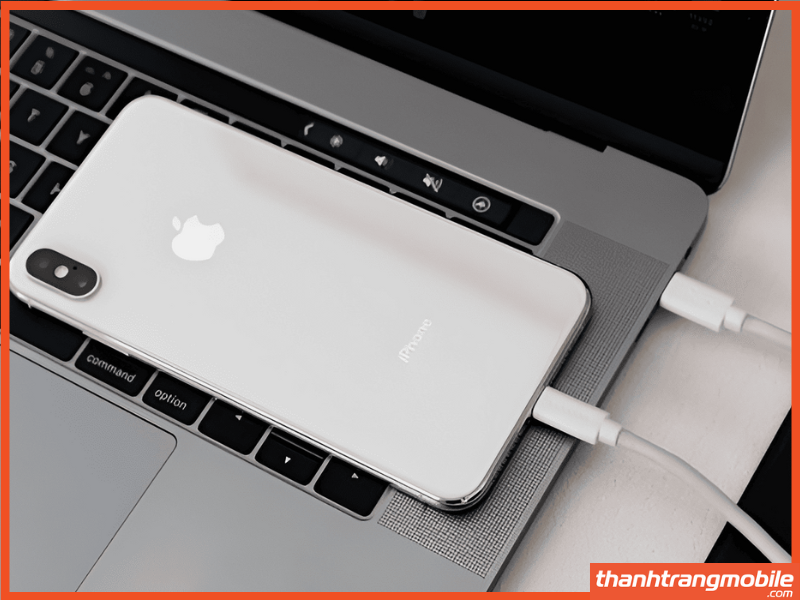 Cách xử lý lỗi treo táo nhấp nháy trên iPhone 12 hiệu quả nhất.