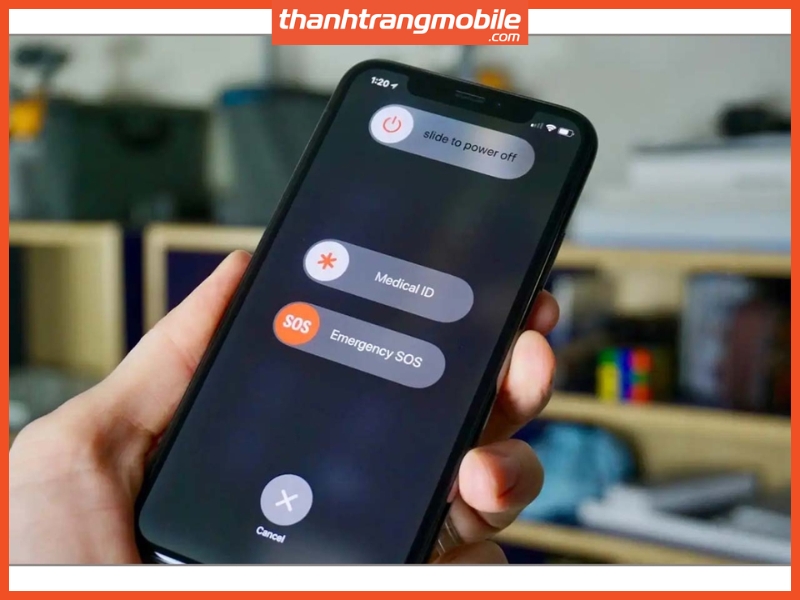 Khởi động lại điện thoại
Restart giúp tắt toàn bộ tiến trình lỗi, giải phóng RAM và giảm hao pin.