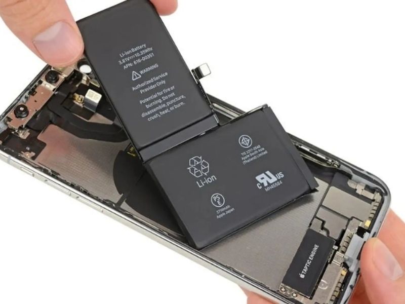 Việc thay pin iPhone 11 đúng khuyến cáo nhà sản xuất giúp kéo dài tuổi thọ thiết bị.