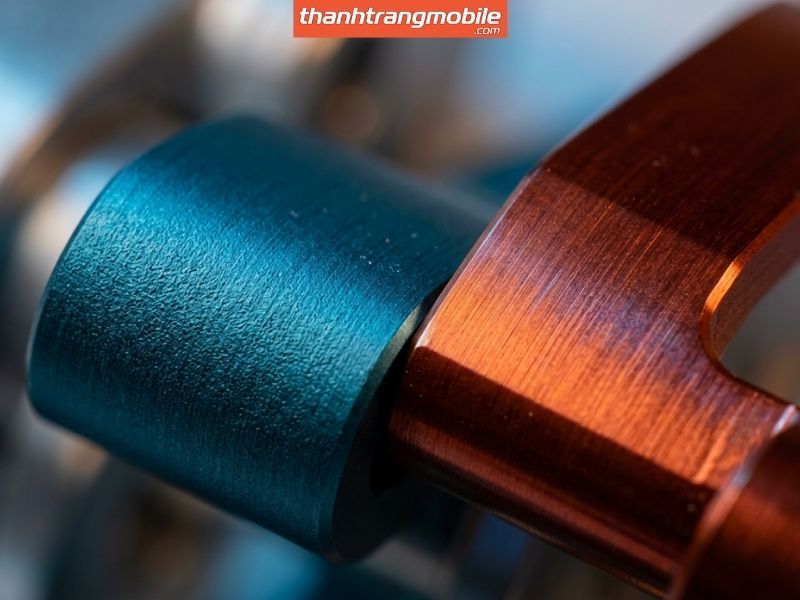 Màu sắc trên khung nhôm có độ tươi sáng và sâu hơn nhờ công nghệ Anodized tiên tiến.