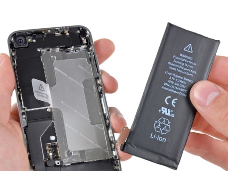 Thay pin iPhone 11 Pro Max Pisen dung lượng siêu cao là giải pháp để khắc phục tình trạng sập nguồn, chai pin. Thắc mắc giá pin Pisen iPhone 11 Pro Max bao nhiêu tiền?