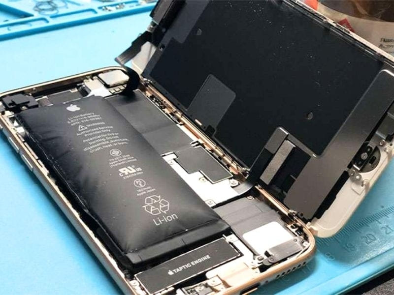 Thay pin iPhone 12 Energizer chính hãng là giải pháp để khắc phục tình trạng pin xuống cấp. Thắc mắc giá thay pin Energizer iPhone 12 chính hãng bao nhiêu tiền?