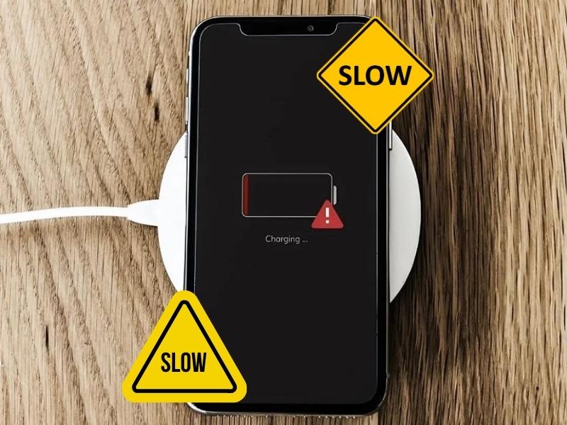 Thiết bị sạc rất chậm hoặc không nhận điện, cảnh báo lỗi cắm sạc iPhone không vào điện cần được kiểm tra sớm.