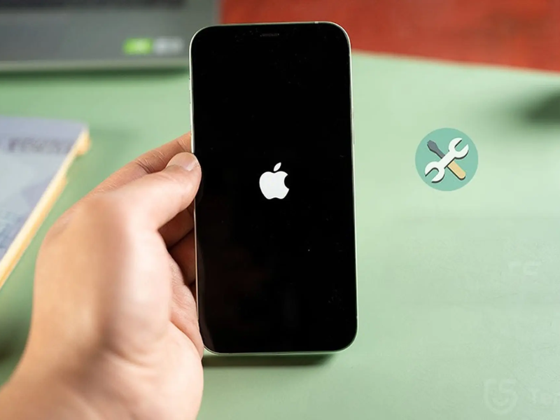 Lỗi iPhone sập nguồn thường gặp ở các thiết bị đã sử dụng lâu năm hoặc pin không còn đảm bảo dung lượng ổn định.