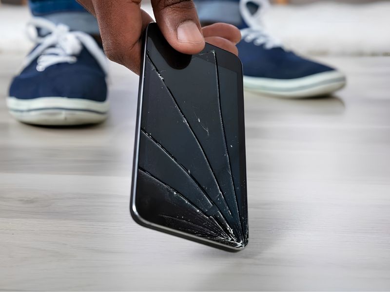 man-hinh-iPhone-bi-soc-den-ngang (3)