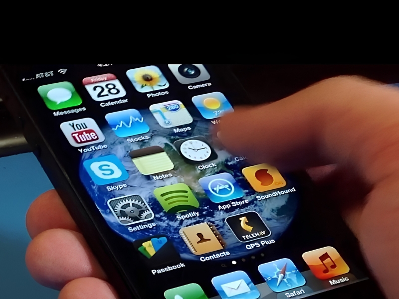 iphone-bi-liet-cam-ung-1-hang-doc (1)