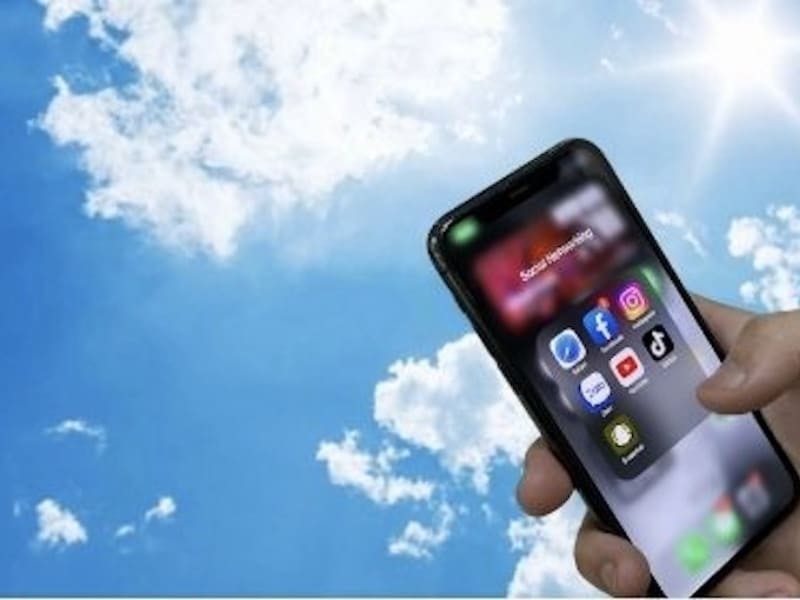 thay-pin-iphone-16 (4)
