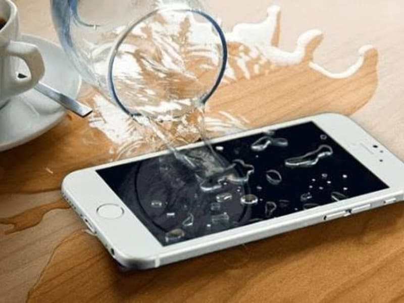 thay-pin-iphone-16-pro (4)