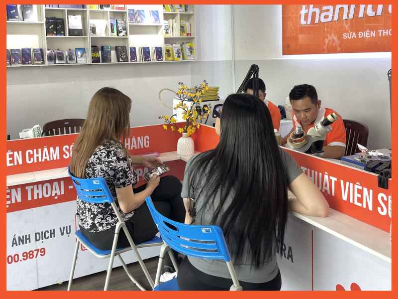 thay-man-hinh-iphone-14-Plus (3)